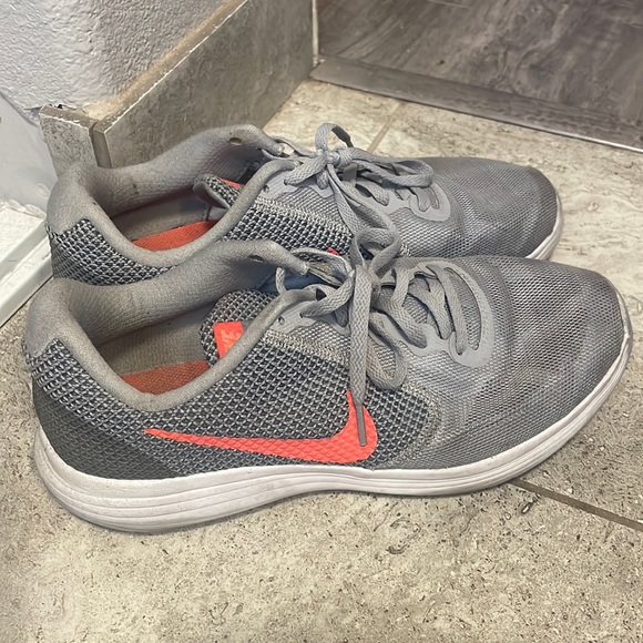 Women’s Nike size 10 - Picture 1 of 1